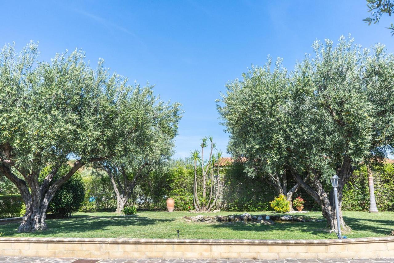 Bed and Breakfast Relais Ruggiero Le Castella  Exterior foto